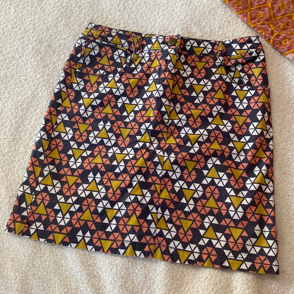 Geometric mini skirt